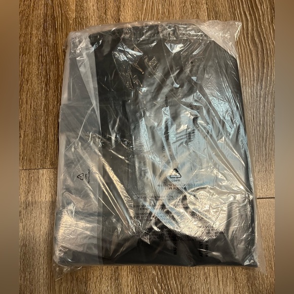 🆕 Victoria’s Secret | Shine Tote Bag & Cozy Blanket - Perfect Gift ✨ - Picture 3 of 4